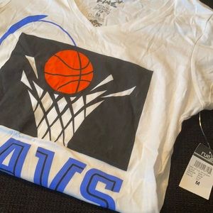 Cleveland Cavaliers size medium T-shirt. NWT.